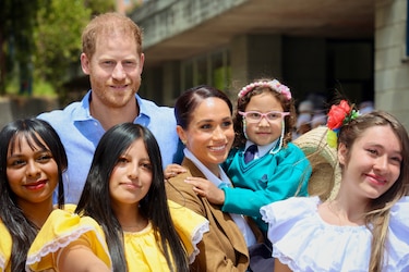 Los duques de Sussex visitan un colegio en Bogotá nominado entre los 10 mejores del mundo