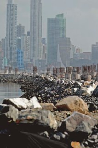 Libros de Odebrecht, bajo la lupa de obreros