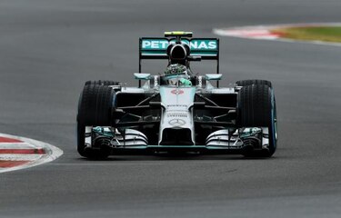 Rosberg saldrá desde la pole en Silverstone, Alonso eliminado en la Q1