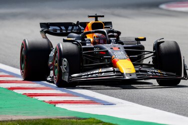 Verstappen refuerza su liderato con un triunfo en España, Sainz fue sexto y Alonso, el 12