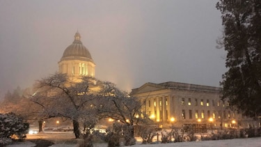 Nieve y lluvia gélida azotan el noroeste de Estados Unidos