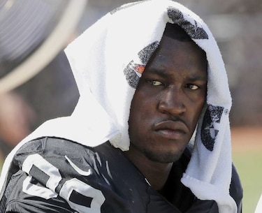 Raiders despiden a Aldon Smith tras último roce con la ley