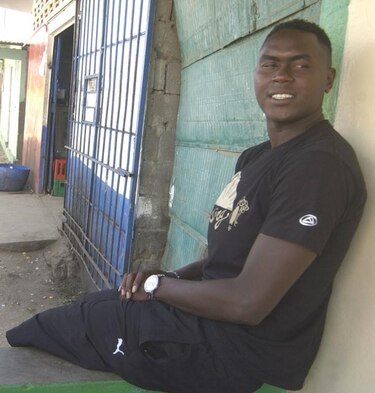 El "Pistolero" Garcés firma con el Tauro FC