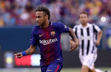 Neymar 'se queda' en el Barcelona, anuncia Gerard Piqué