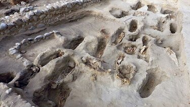 Arqueólogos hallan 227 restos de niños sacrificados en Perú hace unos mil 200 años