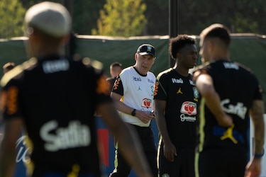 Ancelotti dice que Neymar puede integrarse al equipo la próxima semana