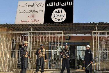 EI reduce a la mitad el salario de sus combatientes en Siria e Irak