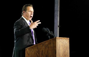 Gobernador de Nueva York promete gratuidad de la universidad pública