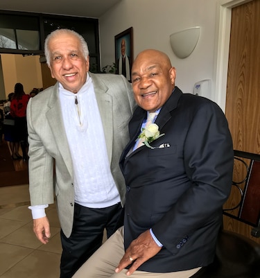 El médico panameño que despidió a George Foreman