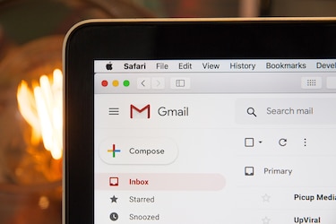 Gmail ya crea resúmenes automáticos para los hilos de correos más largos de la mano de Gemini