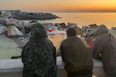 Expulsan en un mismo día a 12 migrantes por agresiones y robos en Ceuta