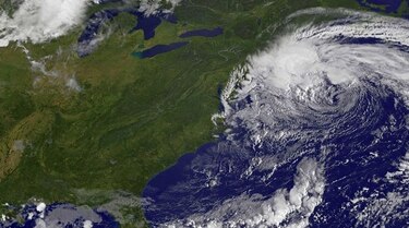 Hermine pierde fuerza, pero aún causa lluvias al este de Estados Unidos