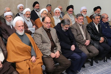 ¿Cómo se convirtió el expresidente iraní Ahmadineyad en uno de los misterios más extraños de la guerra en Irán?