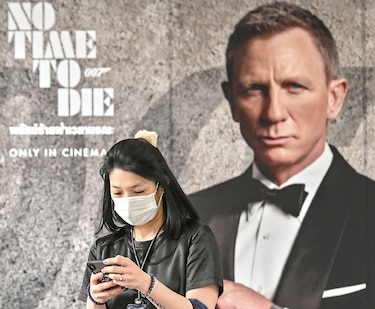 Retrasan secuela del agente James Bond