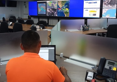Emiten aviso de vigilancia por el paso de una onda tropical