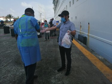 Crucero realiza viaje humanitario para repatriar a marinos panameños