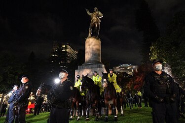 Derribadas, decapitadas o vandalizadas: cinco estatuas polémicas