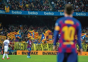 Un Madrid–Barça cargado de fútbol y política