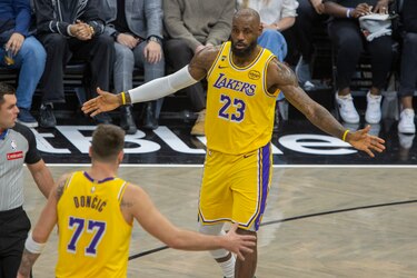 Pistons y Thunder no fallan; LeBron James brilla en Brooklyn