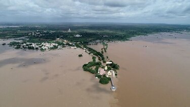 Al menos 100 muertos en India por inundaciones provocados por el monzón