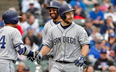 Padres frenan la racha de victorias de los Cachorros