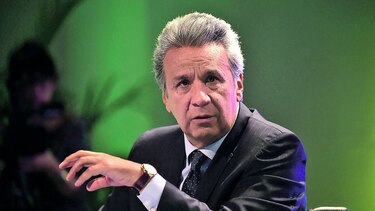 Alianza País se fractura; destituye a Lenín Moreno