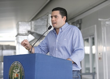 Gaby Carrizo defiende el alquiler de 251 carros 