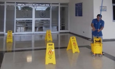 Detectan filtraciones en el techo del hospital Gustavo Nelson Collado