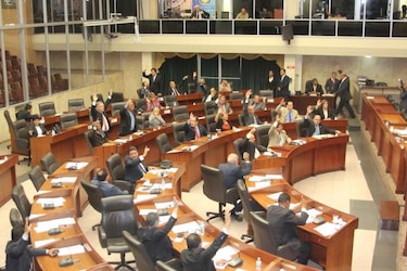 Aprueban en segundo debate proyecto sobre estabilidad de funcionarios