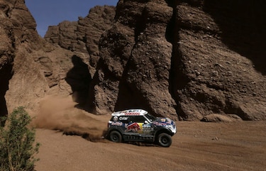 Al-Attiyah gana etapa y Peterhansel vuelve a liderar el Dakar 2016