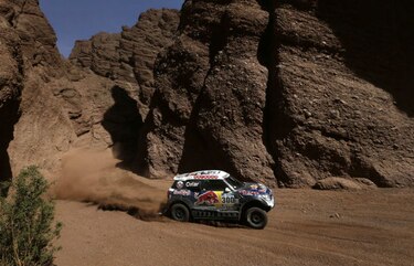 Al-Attiyah gana etapa y Peterhansel vuelve a liderar el Dakar 2016