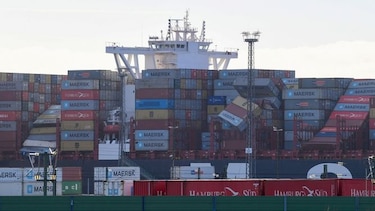 Autoridades buscan contenedores perdidos de barco con bandera panameña frente a Holanda