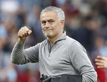 Un Manchester United en crisis despide a José  Mourinho