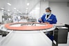 Brasil recibe de China el primer lote con 120,000 dosis de la vacuna CoronaVac