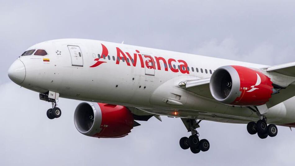 Avianca suspende la venta y operación de vuelos desde y hacia Venezuela