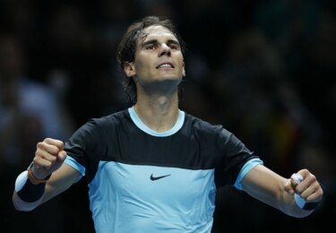 Nadal supera a Ferrer y sigue invicto