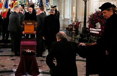 Entierran al conde de París, descendiente del último rey de Francia