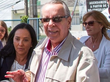 Se entrega fugitivo en caso de corrupción en Brasil