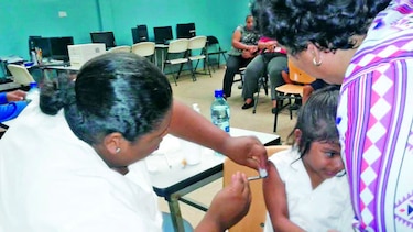 Aplican vacuna en Panamá Oeste