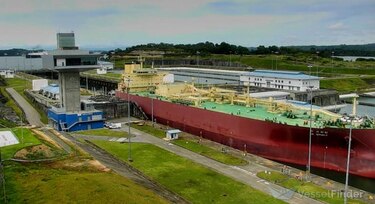 Naviera surcoreana paga $5.3 millones en subasta para cruzar el Canal de Panamá