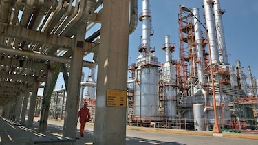 Pemex buscará socio para explorar campos terrestres
