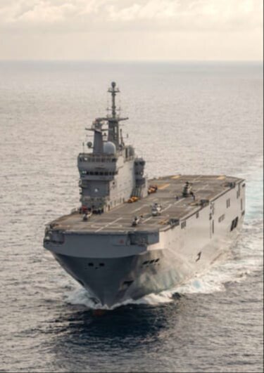 El grupo naval francés Jeanne D’Arc atravesó el Canal de Panamá en su viaje de formación para oficiales de marina