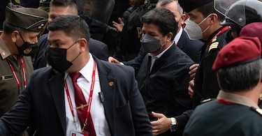 Presidente de Perú declara ante fiscalía por caso de supuesta corrupción