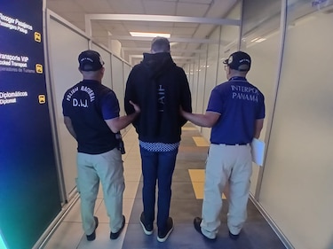 Panamá extradita a un falso piloto que estafó a 4 aerolíneas