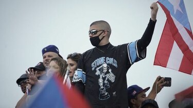 Bad Bunny pausa su carrera para manifestarse