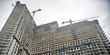 Año de Gobierno marcado por recesión y deudas