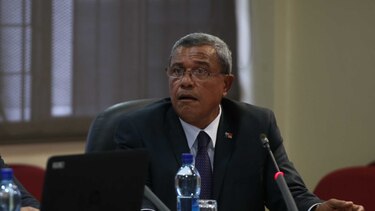 Peñaloza culpa al contralor