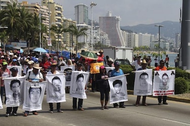 Padres de los 43 jóvenes mexicanos mantienen esperanzas de hallarlos con vida