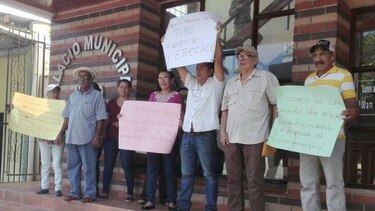 Los Santos: protestan afectados por emanaciones de humo de vertedero