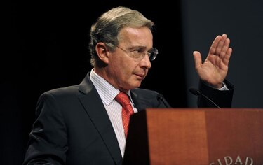 Uribe exige zona de concentración para FARC